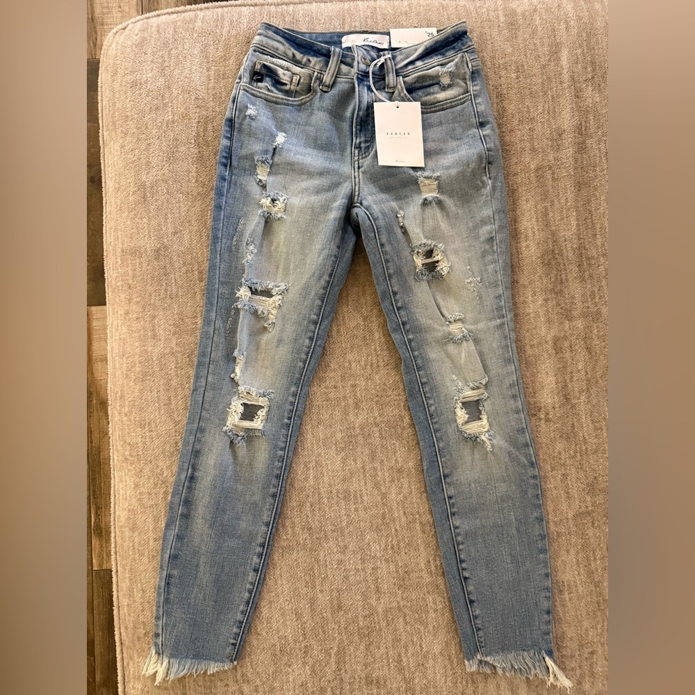NWT* Mid Rise/ Ankle Skinny KanCan Jeans Size 3/25